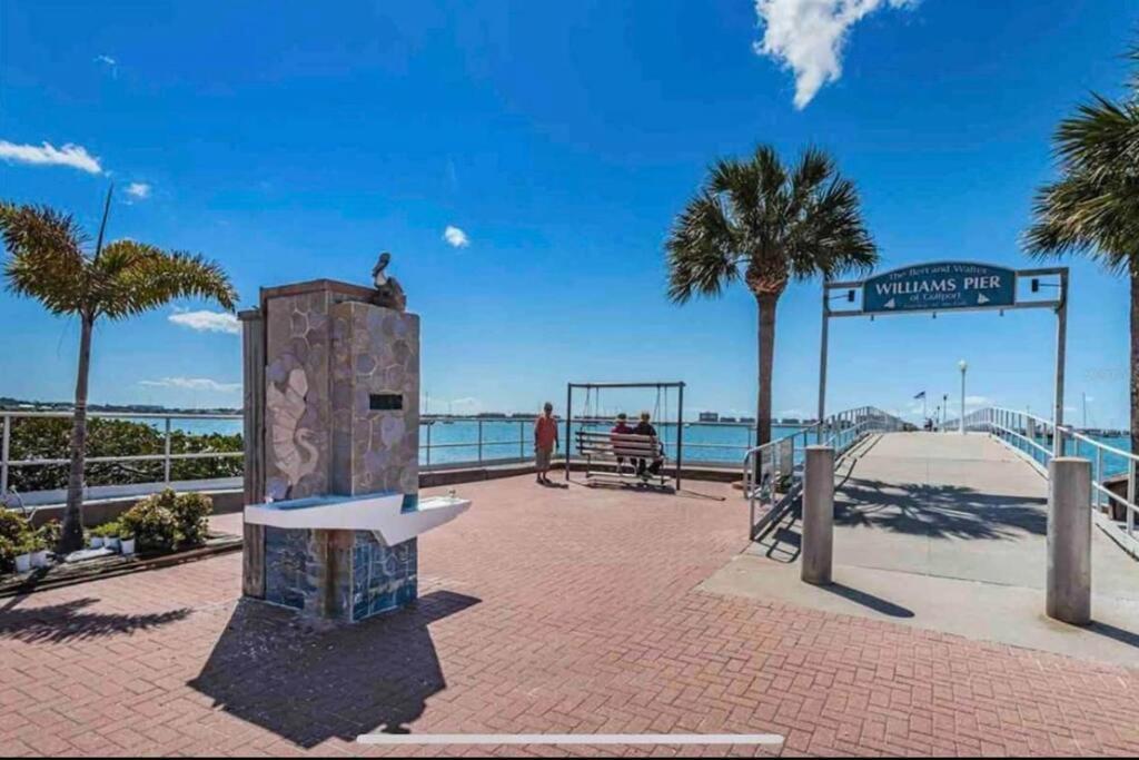 In The Center Of Gulfport, Min Away From The Beach! St. Petersburg Exteriér fotografie