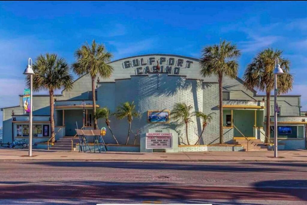 In The Center Of Gulfport, Min Away From The Beach! St. Petersburg Exteriér fotografie